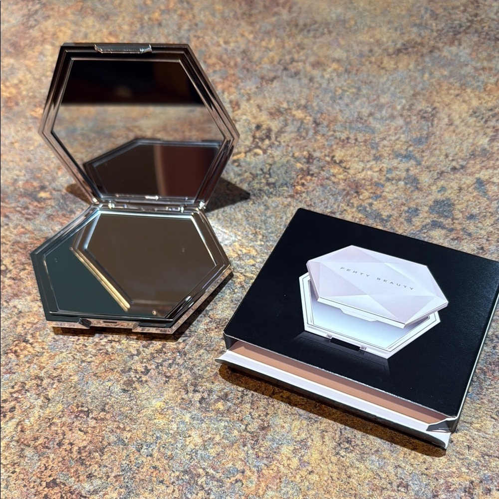 Fenty Beauty Hexagonal Mirror - Limited Edition